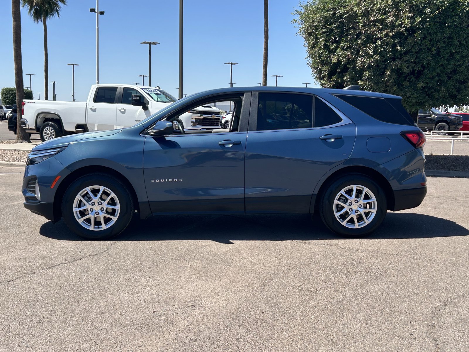 Certified 2024 Chevrolet Equinox LT image 2
