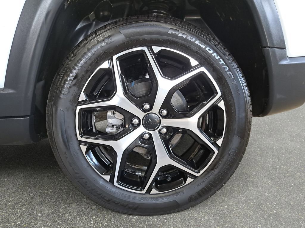 Certified 2025 Jeep Compass Limited AWD/4WD image 31
