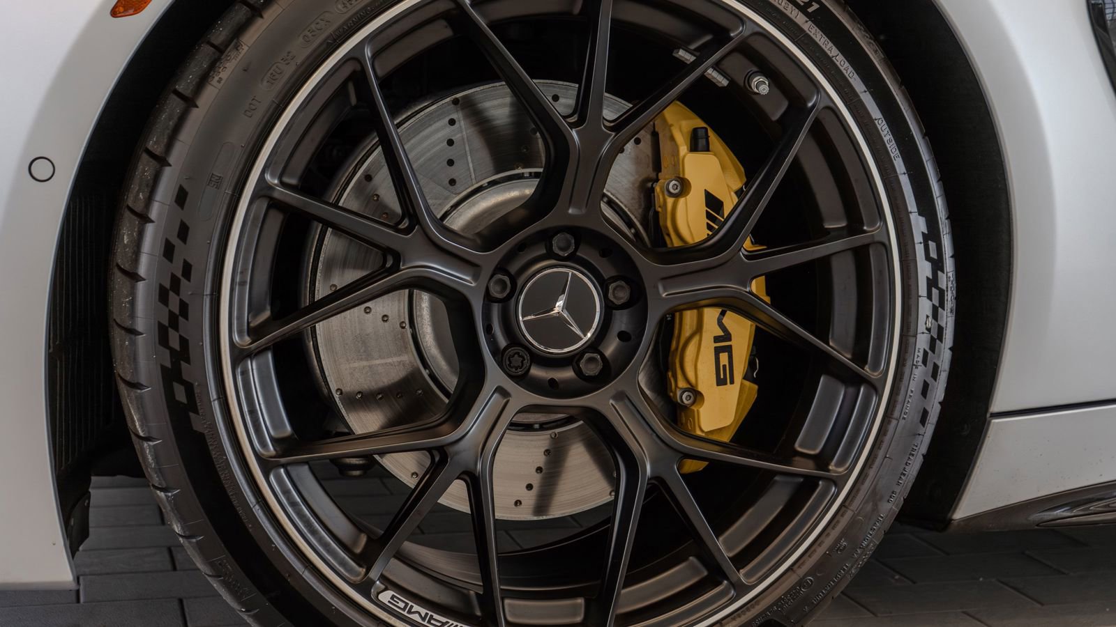 Used 2025 Mercedes-Benz AMG GT 63 image 31