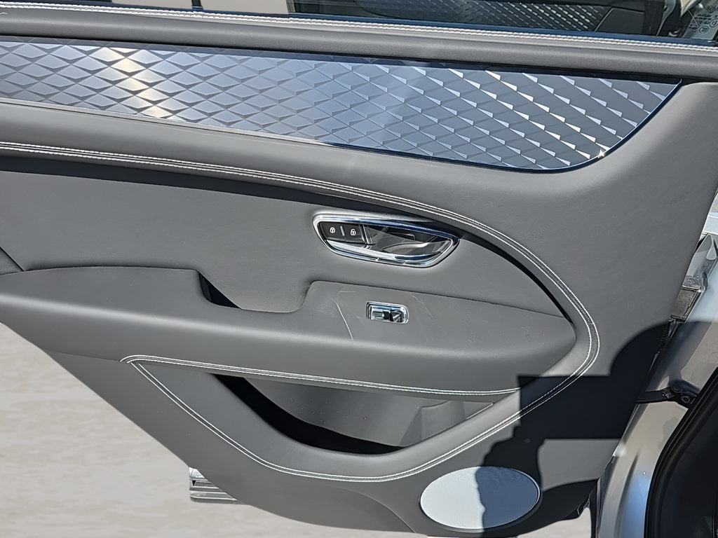 New 2024 Bentley Bentayga AWD/4WD image 27