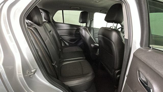 Used 2017 Chevrolet Trax LT w/ LT Convenience Package FWD image 29