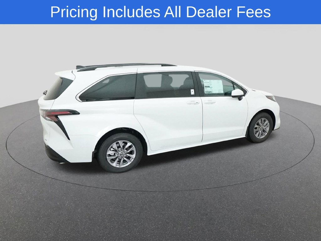 New 2026 Toyota Sienna XLE FWD image 10