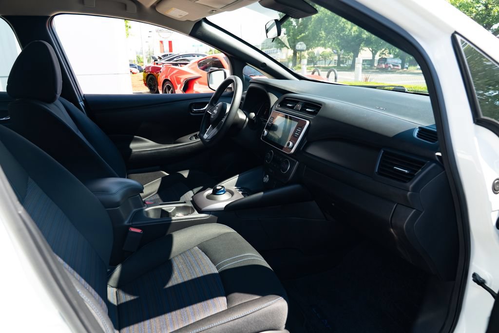 Used 2024 Nissan Leaf S FWD image 25