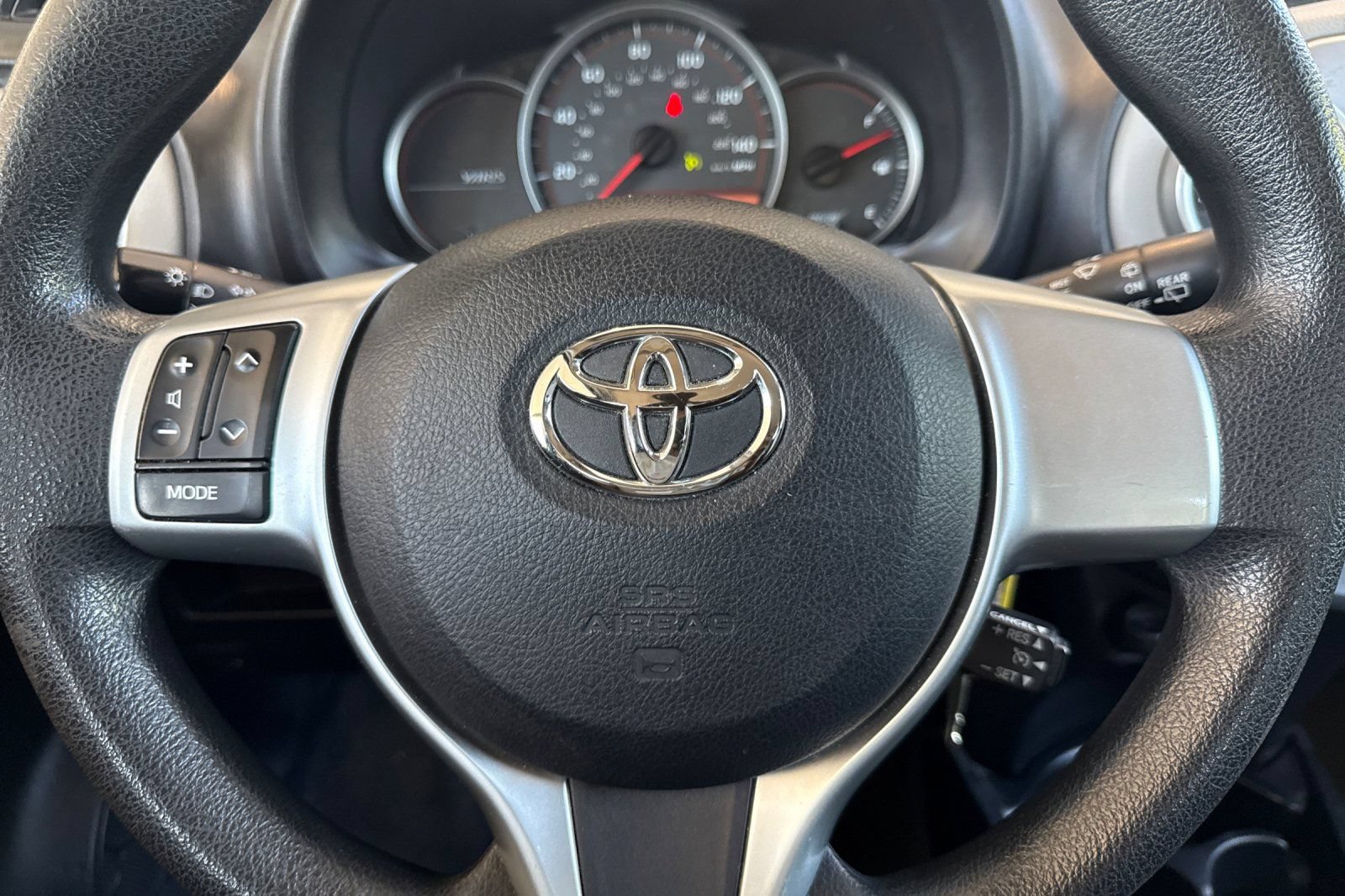 Used 2012 Toyota Yaris LE FWD image 32