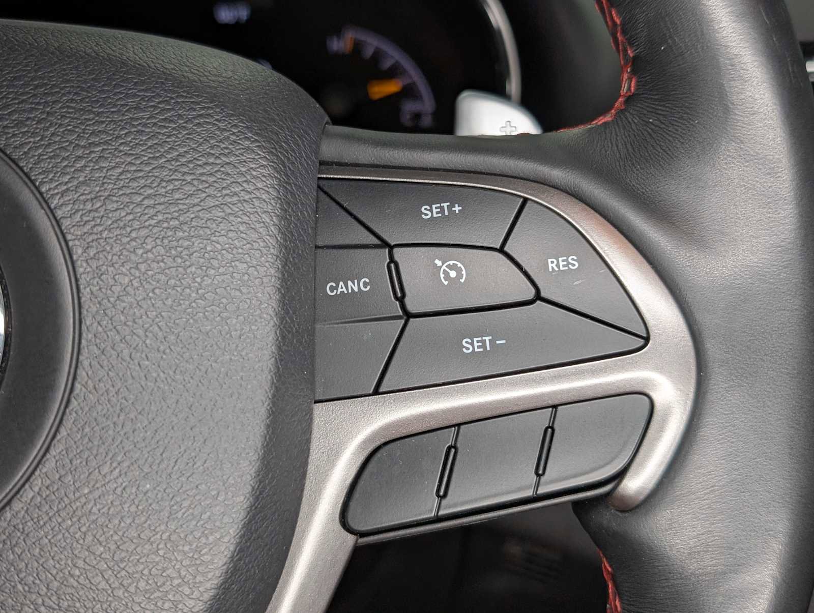 Used 2019 Jeep Grand Cherokee Trailhawk AWD/4WD image 37