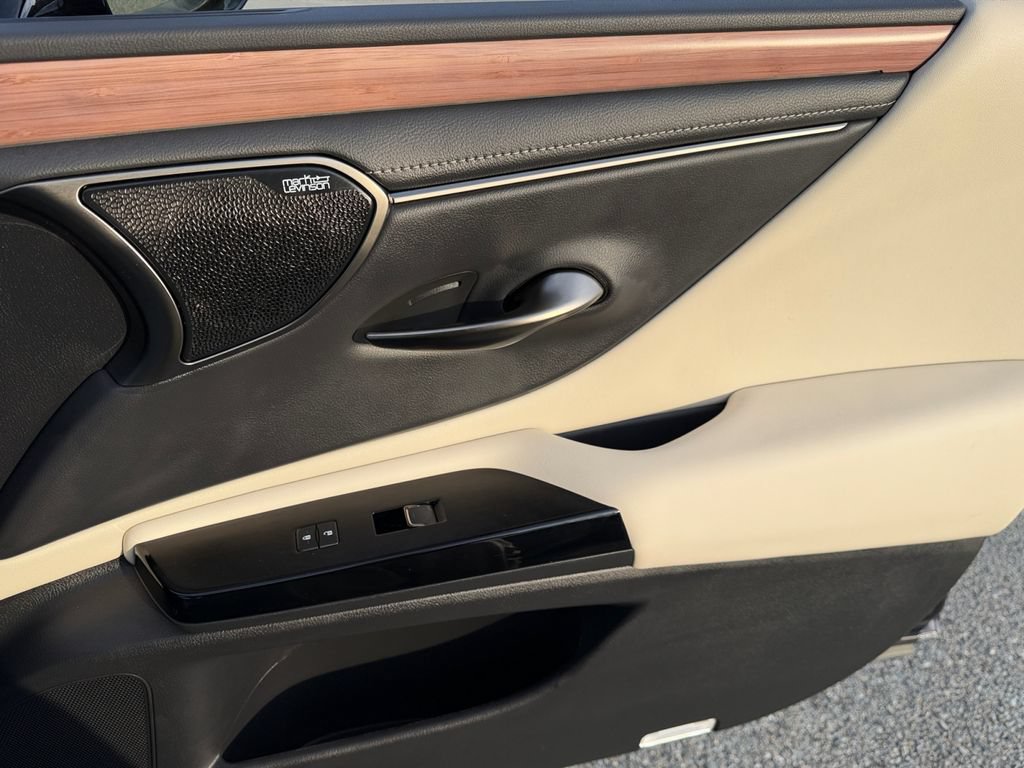 Certified 2025 Lexus ES 350 Ultra Luxury FWD image 29