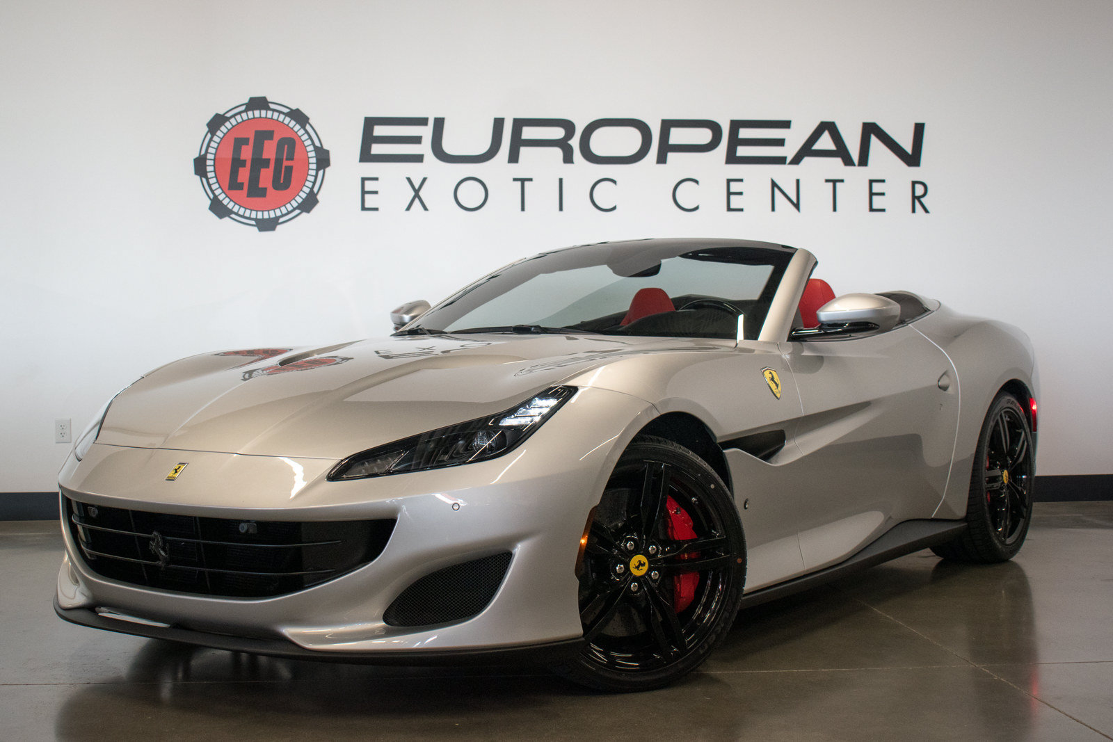 Used 2019 Ferrari Portofino RWD image 5