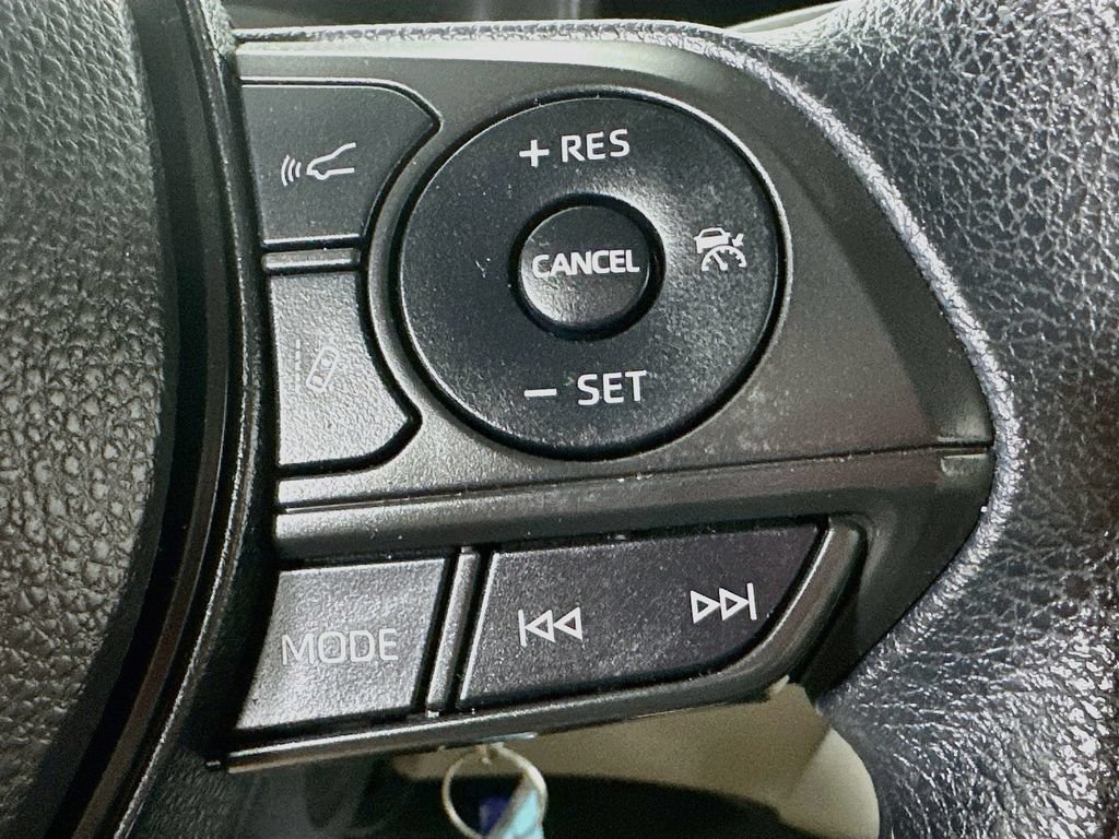 Used 2022 Toyota Corolla Cross L FWD image 22