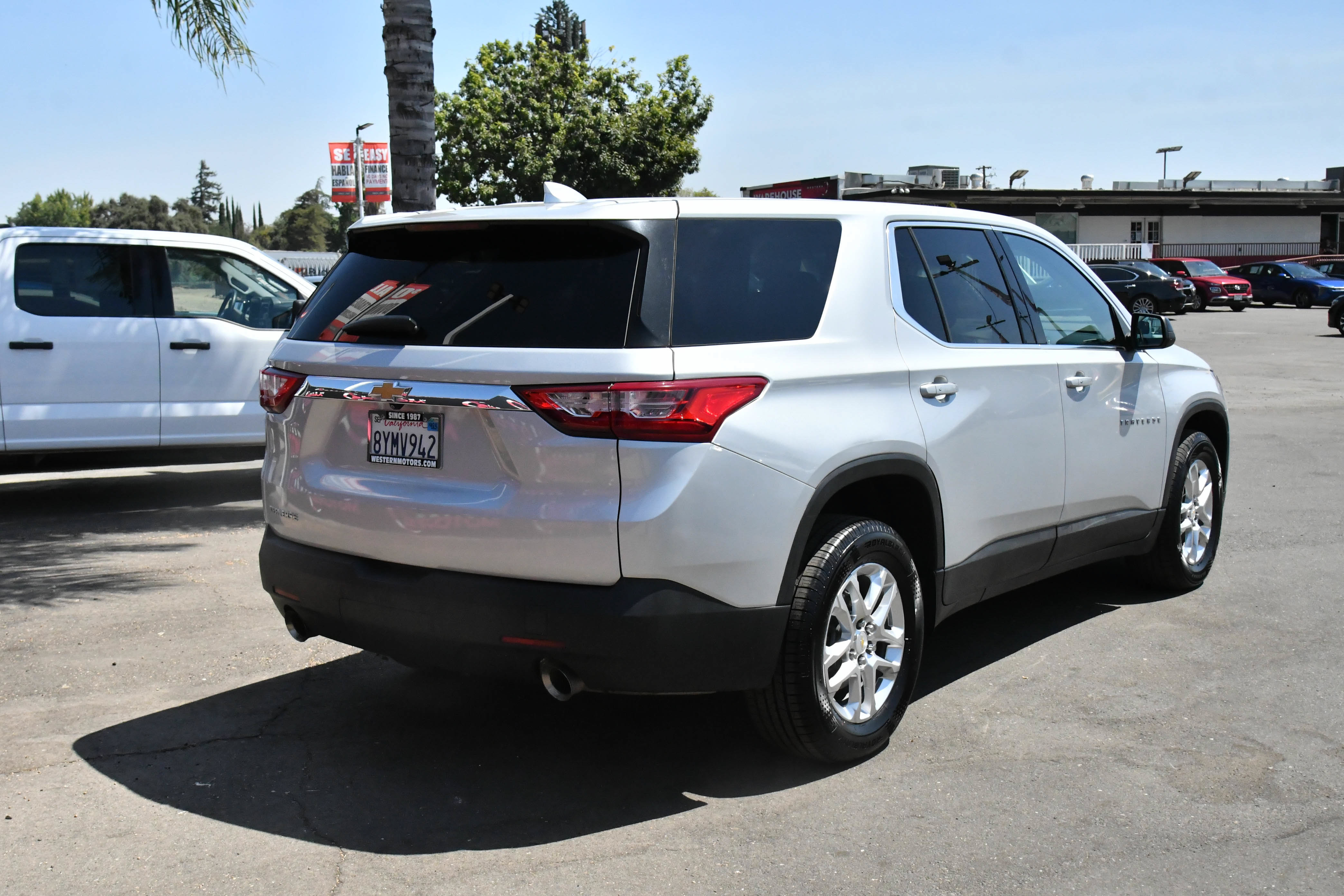 Used 2021 Chevrolet Traverse LS FWD image 8