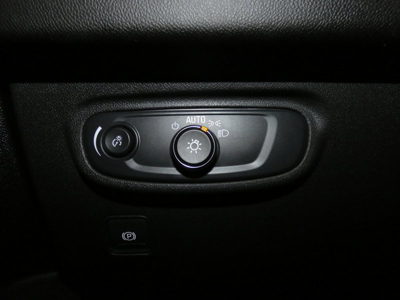 Used 2024 GMC Terrain SLE image 16