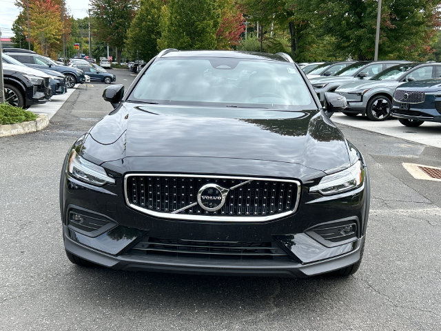 New 2026 Volvo V60 B5 Cross Country Ultra w/ Protection Package Premier AWD/4WD image 6