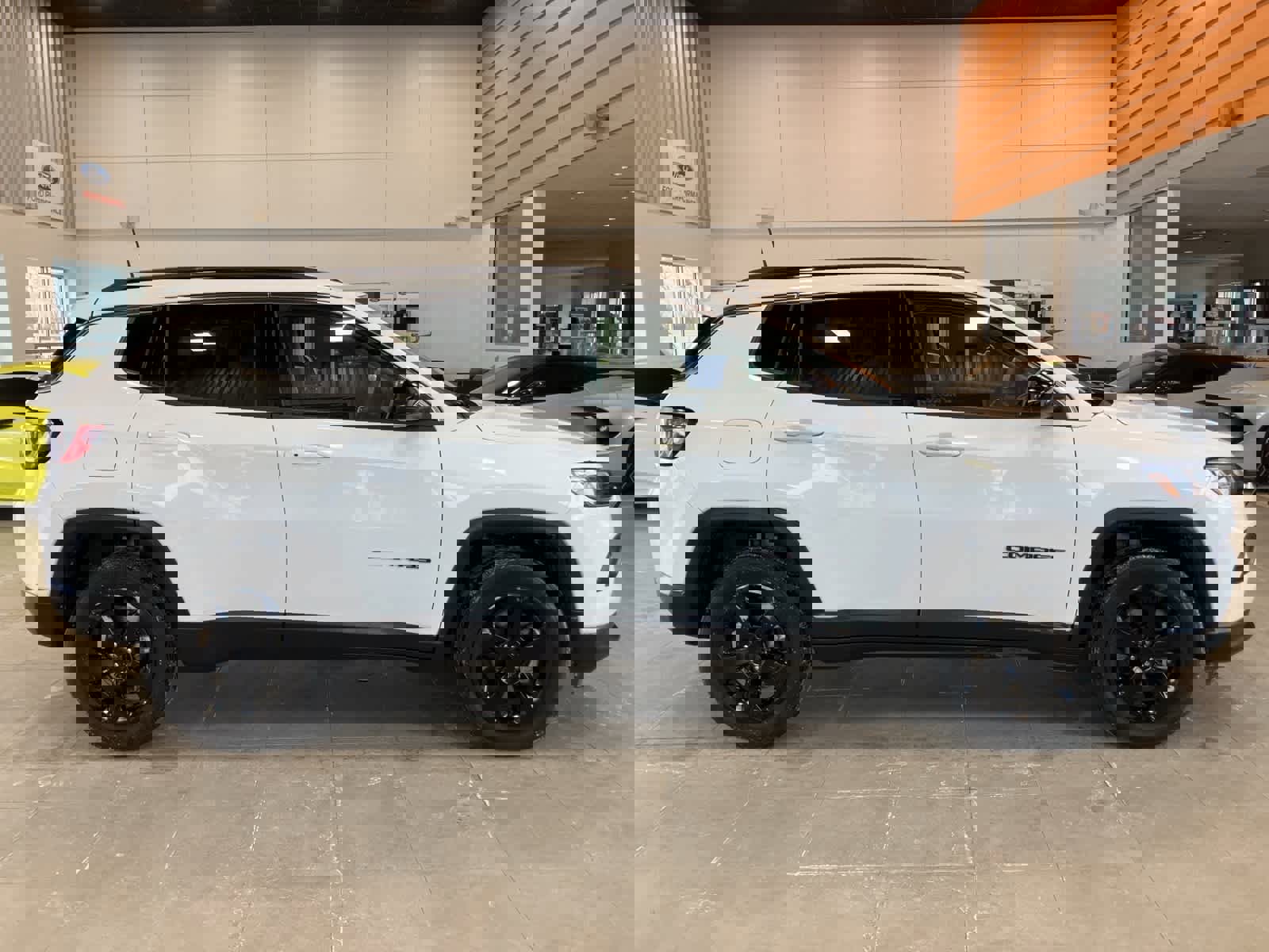 Used 2022 Jeep Compass Latitude image 4