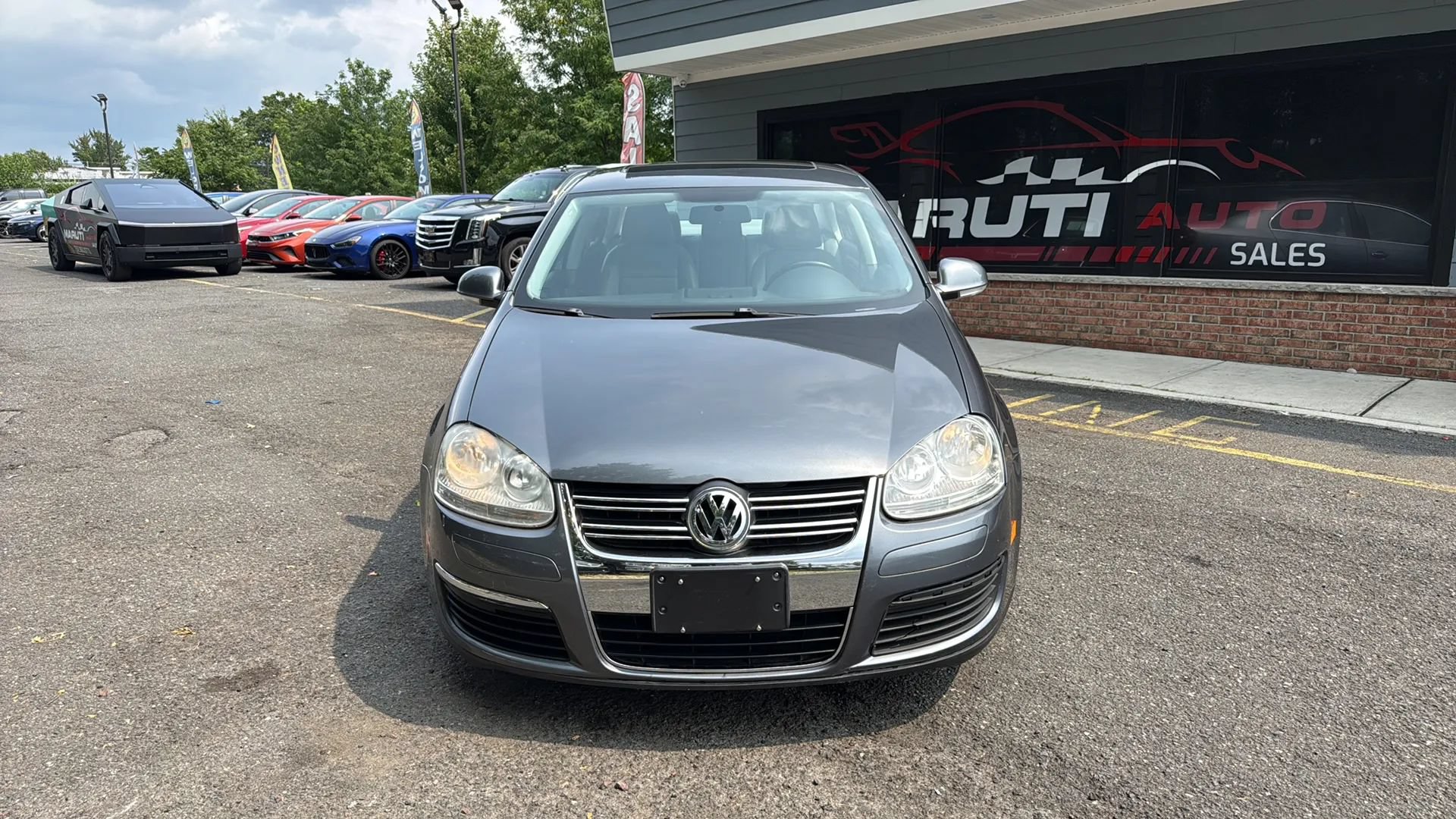 Used 2009 Volkswagen Jetta SE FWD image 2