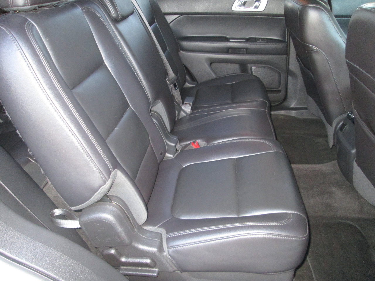 Used 2013 Ford Explorer XLT image 32