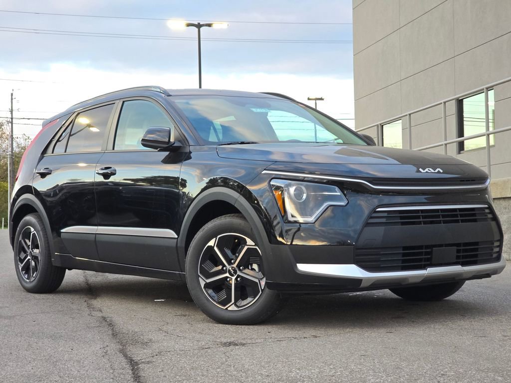 New 2025 Kia Niro EX image 1