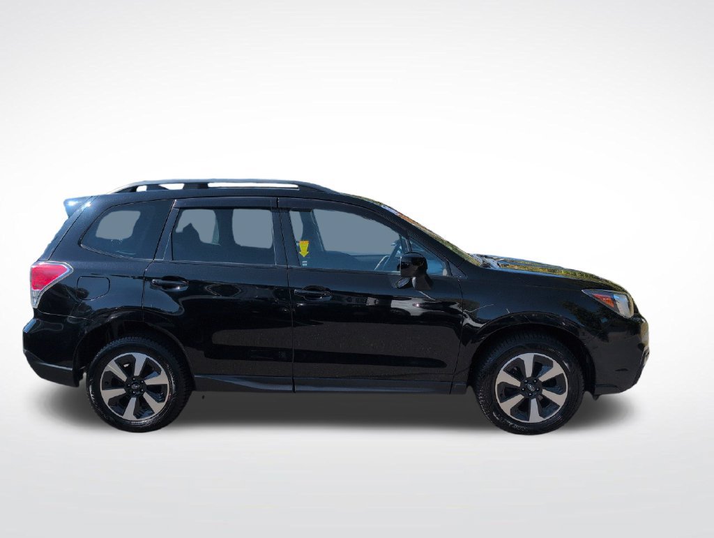 Used 2018 Subaru Forester 2.5i Premium w/ All-Weather Package AWD/4WD image 9