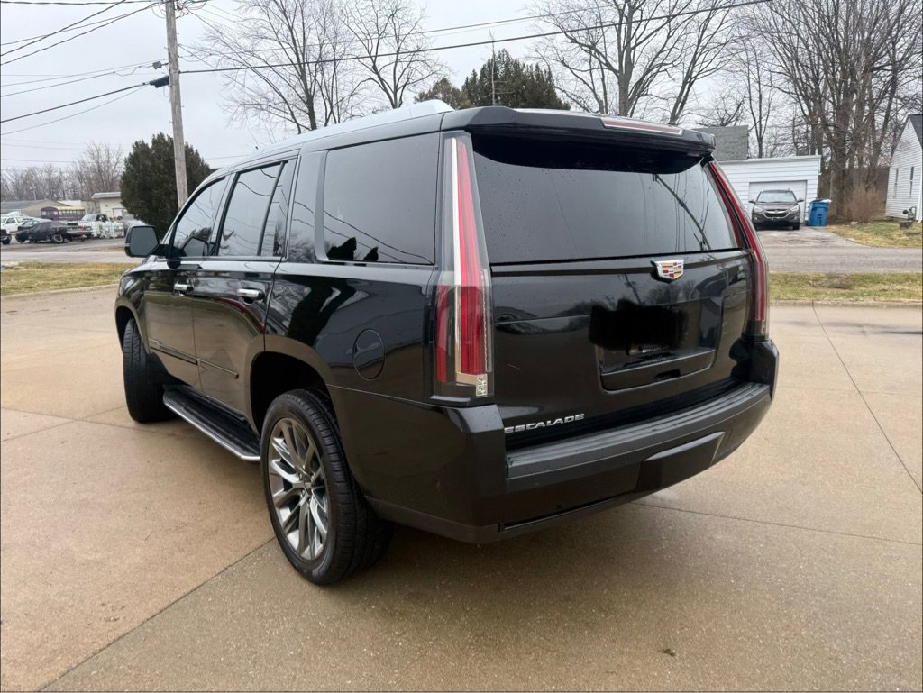 Used 2020 Cadillac Escalade Luxury w/ Escalade Sport Edition image 8