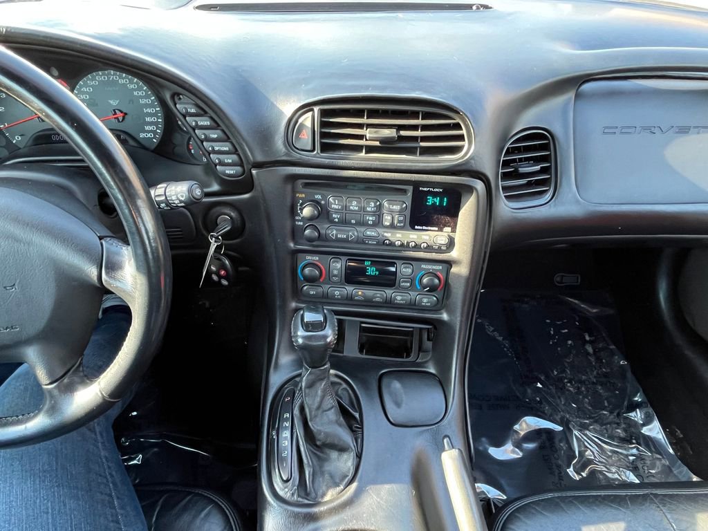 Used 2000 Chevrolet Corvette Coupe w/ Roof Pkg image 14