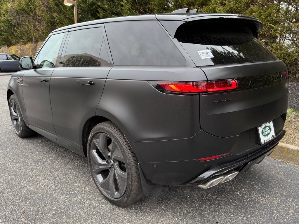 New 2025 Land Rover Range Rover Sport Dynamic SE image 3