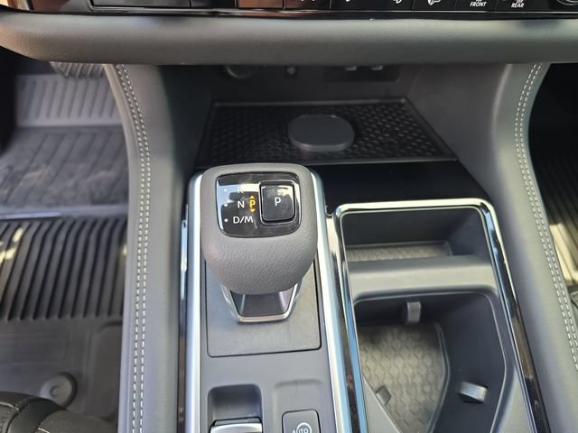 Used 2026 Nissan Pathfinder Platinum FWD image 21