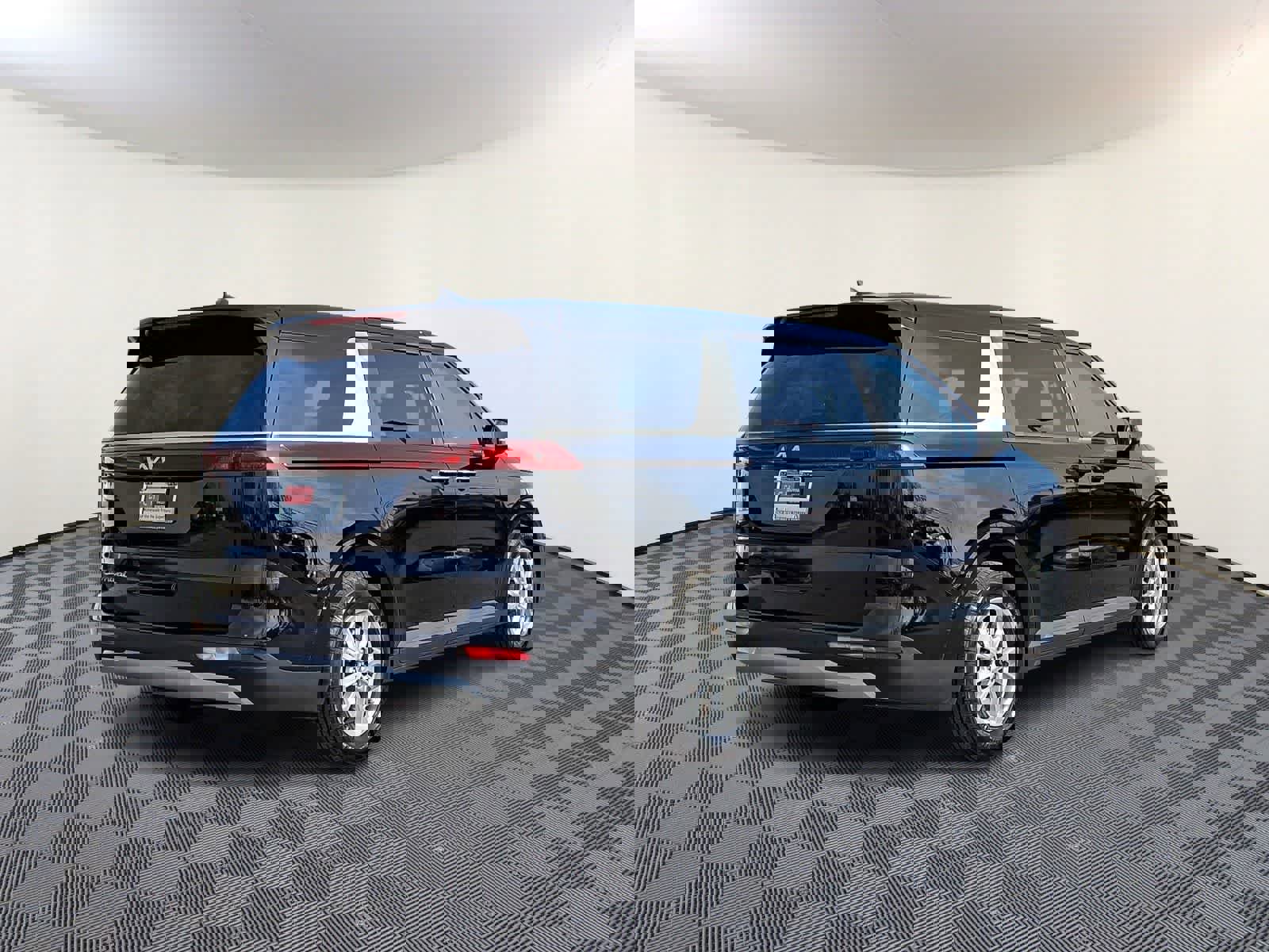 Used 2022 Kia Carnival LX image 5