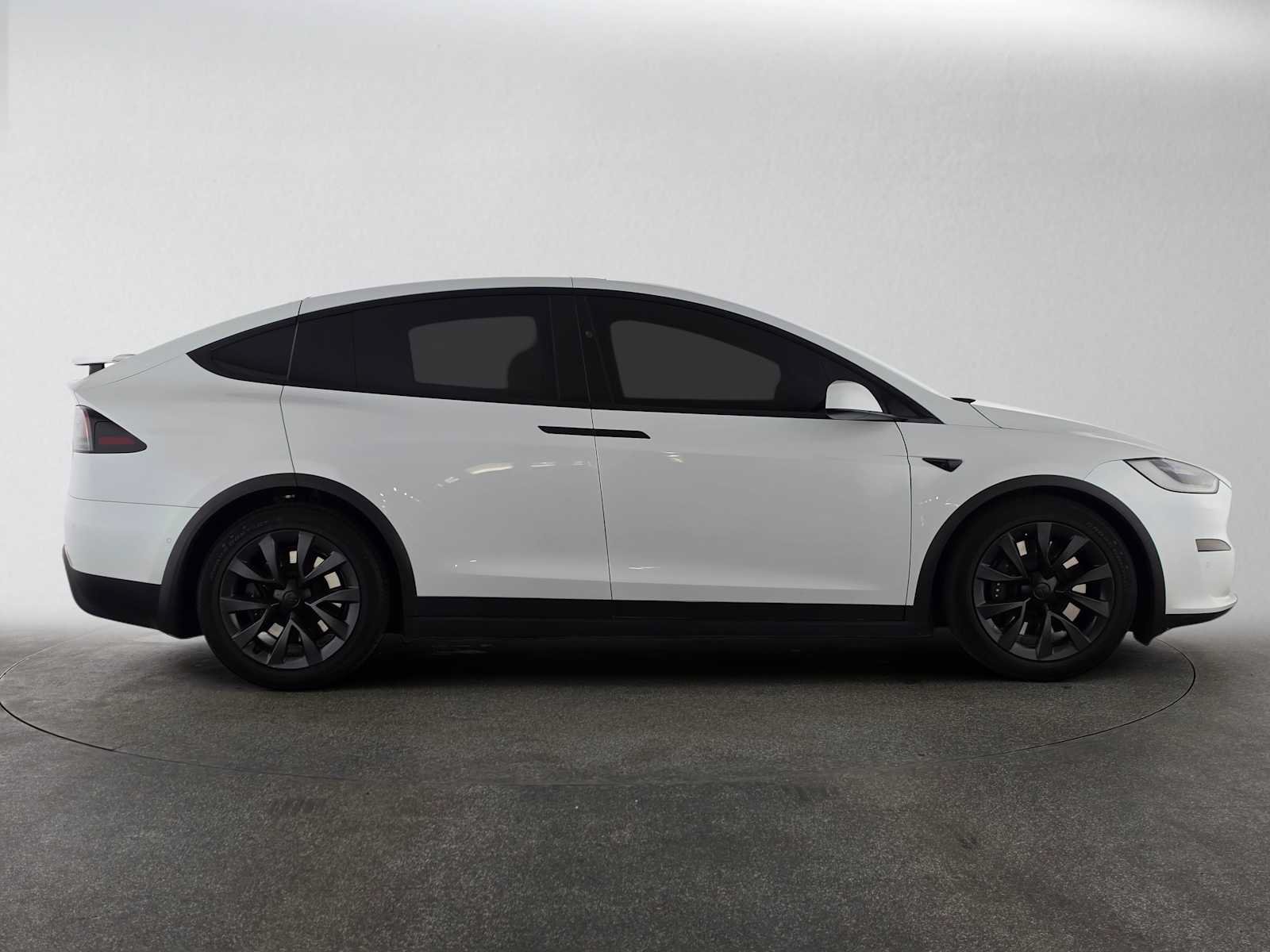 Used 2022 Tesla Model X AWD/4WD image 2