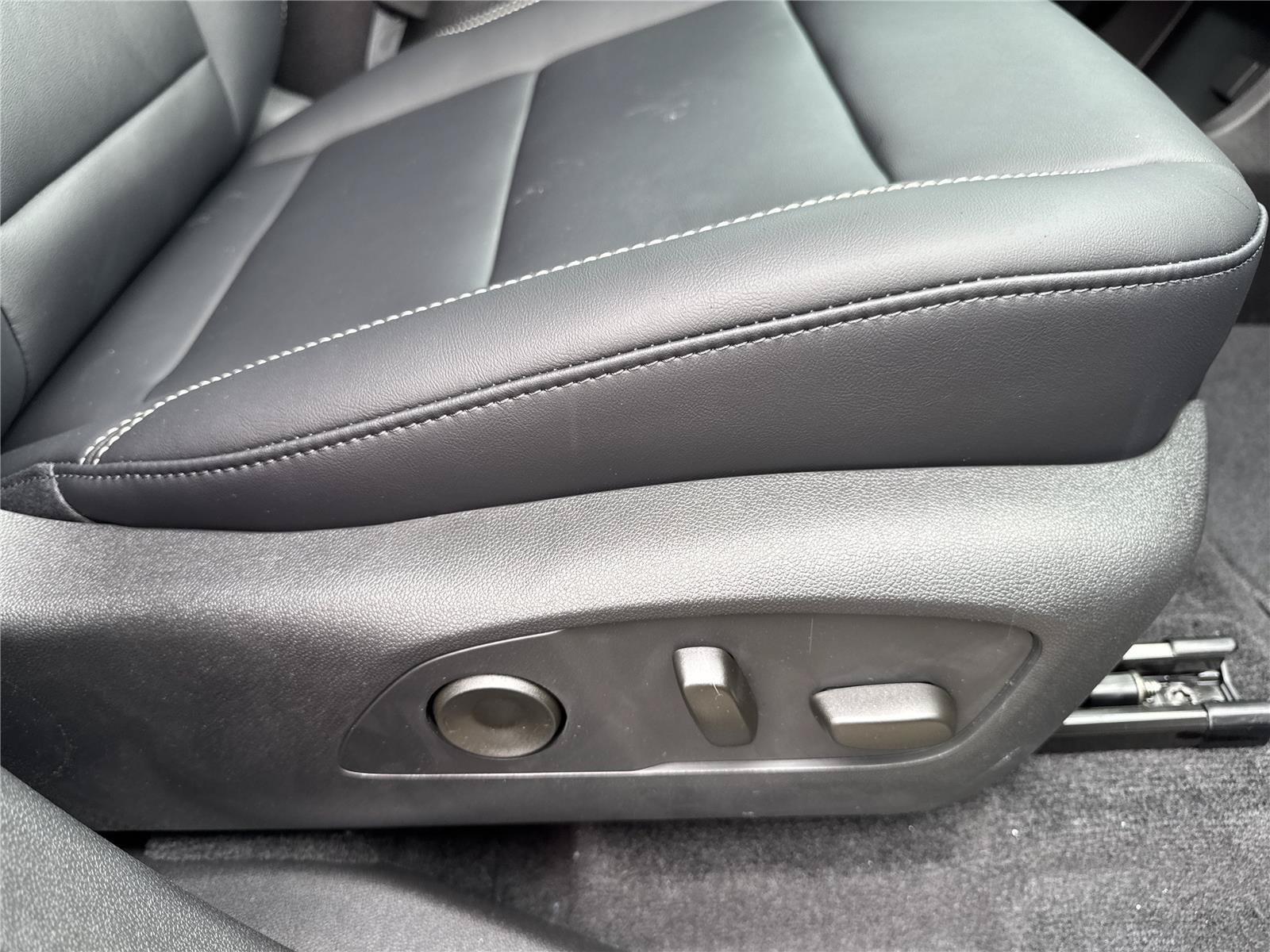 New 2026 GMC Acadia Elevation w/ Elevation Premium Package FWD image 37