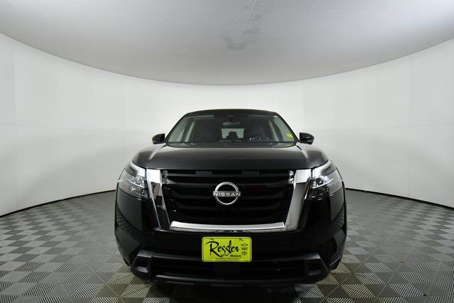 Used 2024 Nissan Pathfinder SV image 7