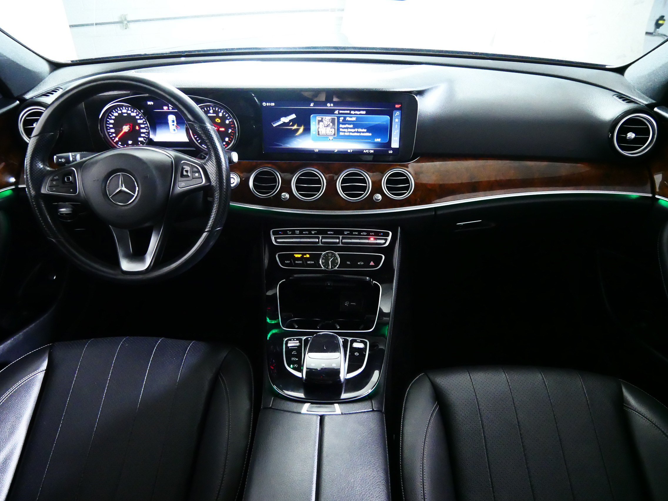 Used 2018 Mercedes-Benz E 300 4MATIC image 10