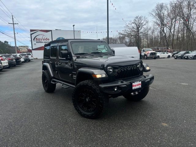 Used 2018 Jeep Wrangler Unlimited Sahara image 2