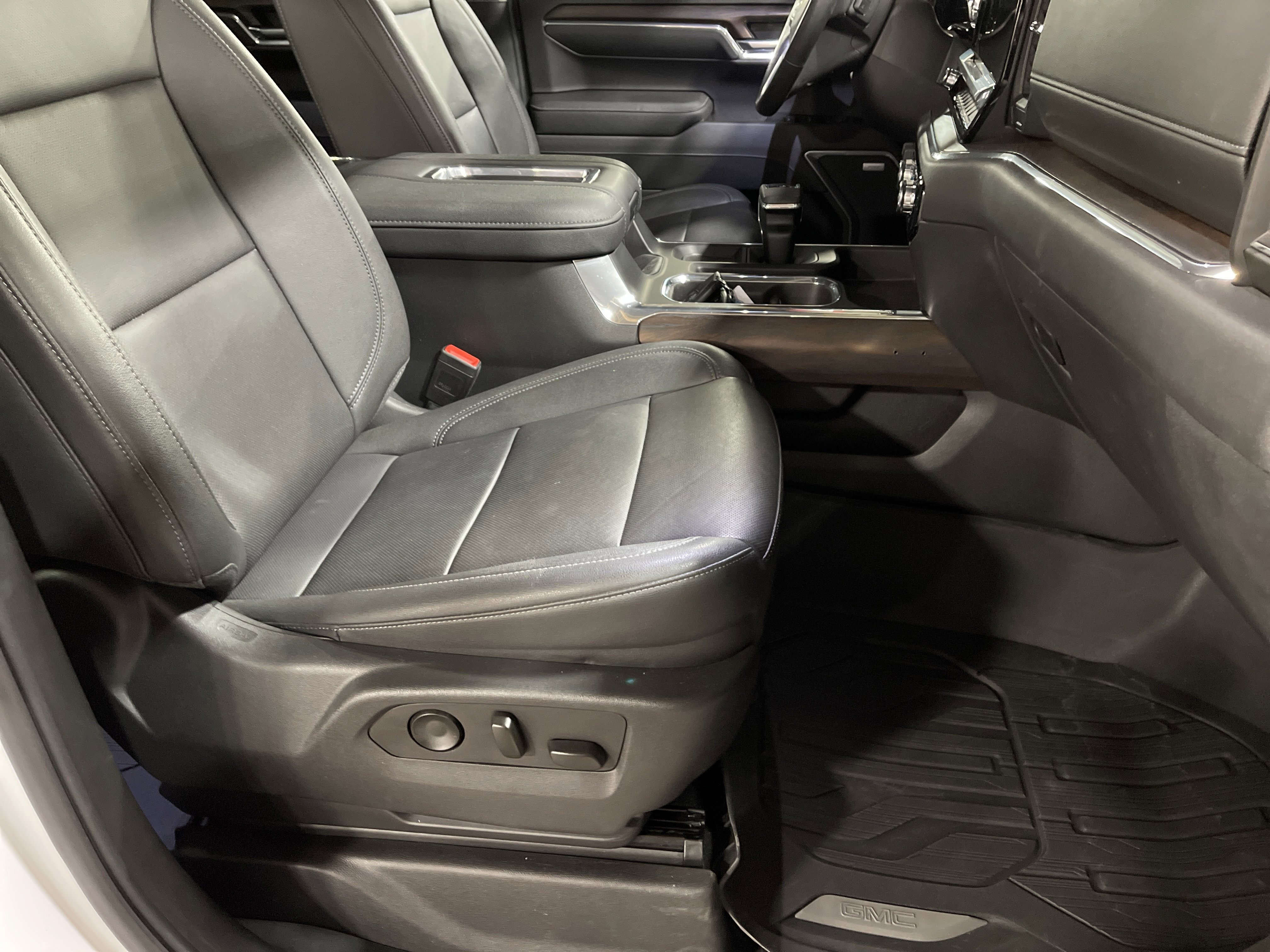 Used 2022 GMC Sierra 1500 SLT w/ SLT Premium Plus Package image 16