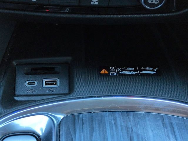 Used 2022 Buick Enclave Essence image 29