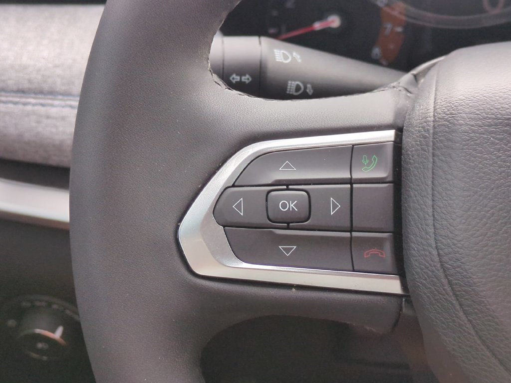 Used 2023 Jeep Compass Latitude w/ Convenience Group AWD/4WD image 22