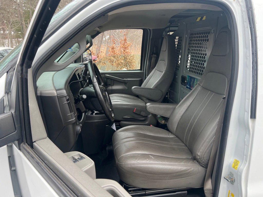 Used 2019 Chevrolet Express 2500 w/ Driver Convenience Package image 15