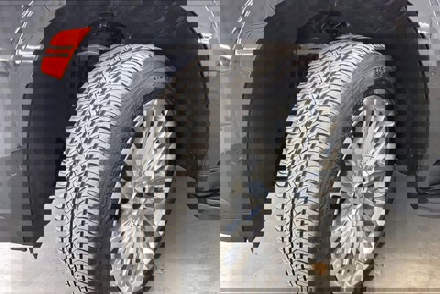 Used 2021 Cadillac Escalade Premium Luxury w/ Performance Package image 34