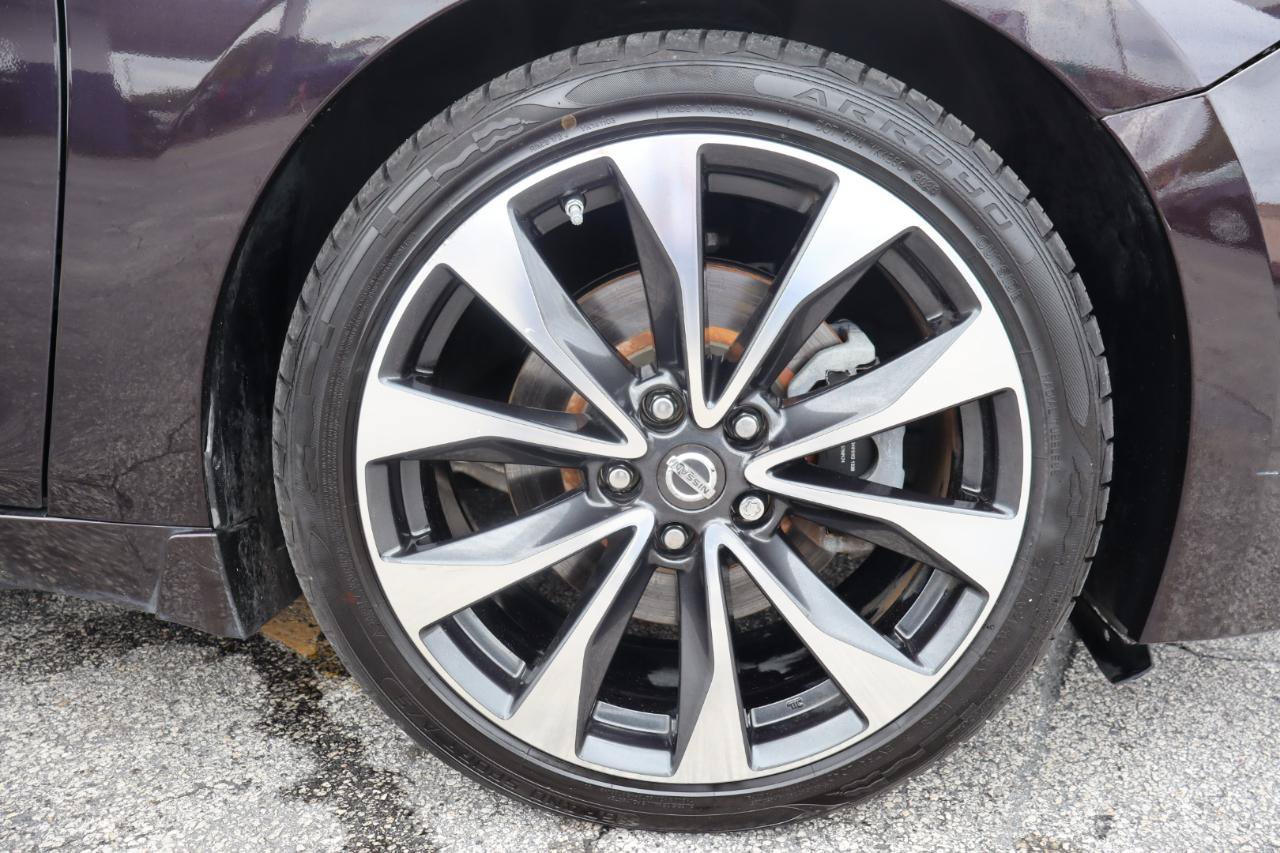 Used 2016 Nissan Maxima SR FWD image 30