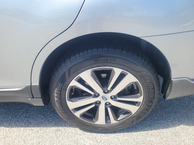 Used 2019 Subaru Outback 3.6R Limited AWD/4WD image 9