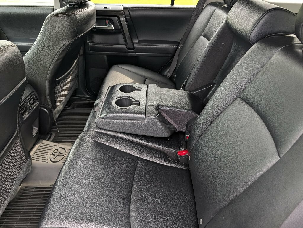 Used 2023 Toyota 4Runner 40th Anniversary SE AWD/4WD image 59
