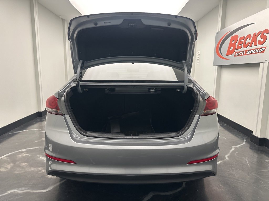 Used 2017 Hyundai Elantra Limited w/ Limited Tech Package 04 image 25