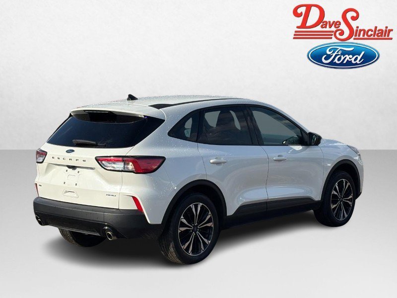 Used 2022 Ford Escape SE w/ SE Sport Appearance Package AWD/4WD image 7