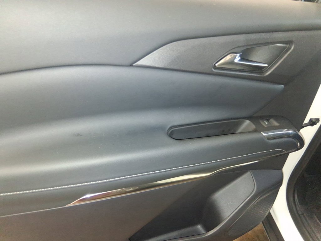 Used 2024 Chevrolet Traverse LT FWD image 12