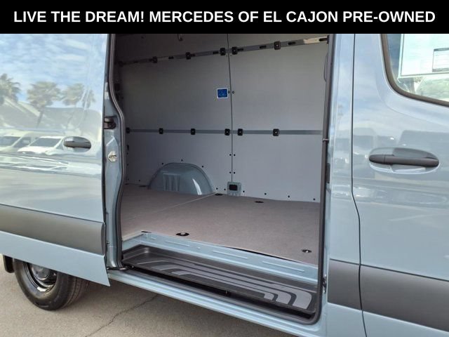 Used 2024 Mercedes-Benz Sprinter 2500 image 19