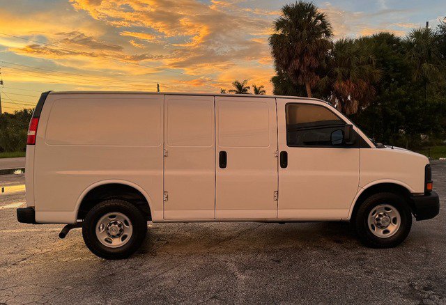 Used 2013 Chevrolet Express 2500 RWD image 5