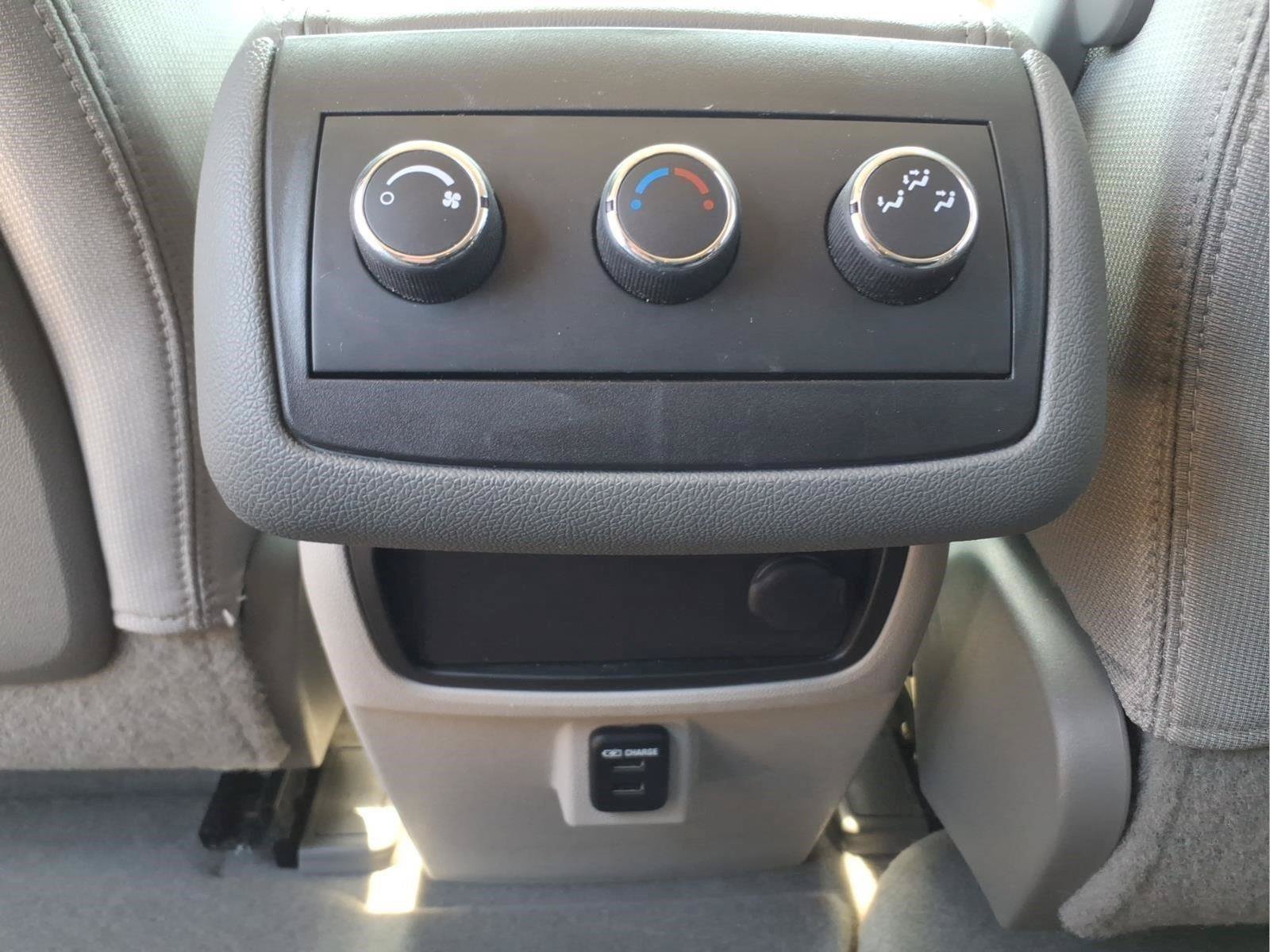 Used 2016 GMC Acadia SLE FWD image 16