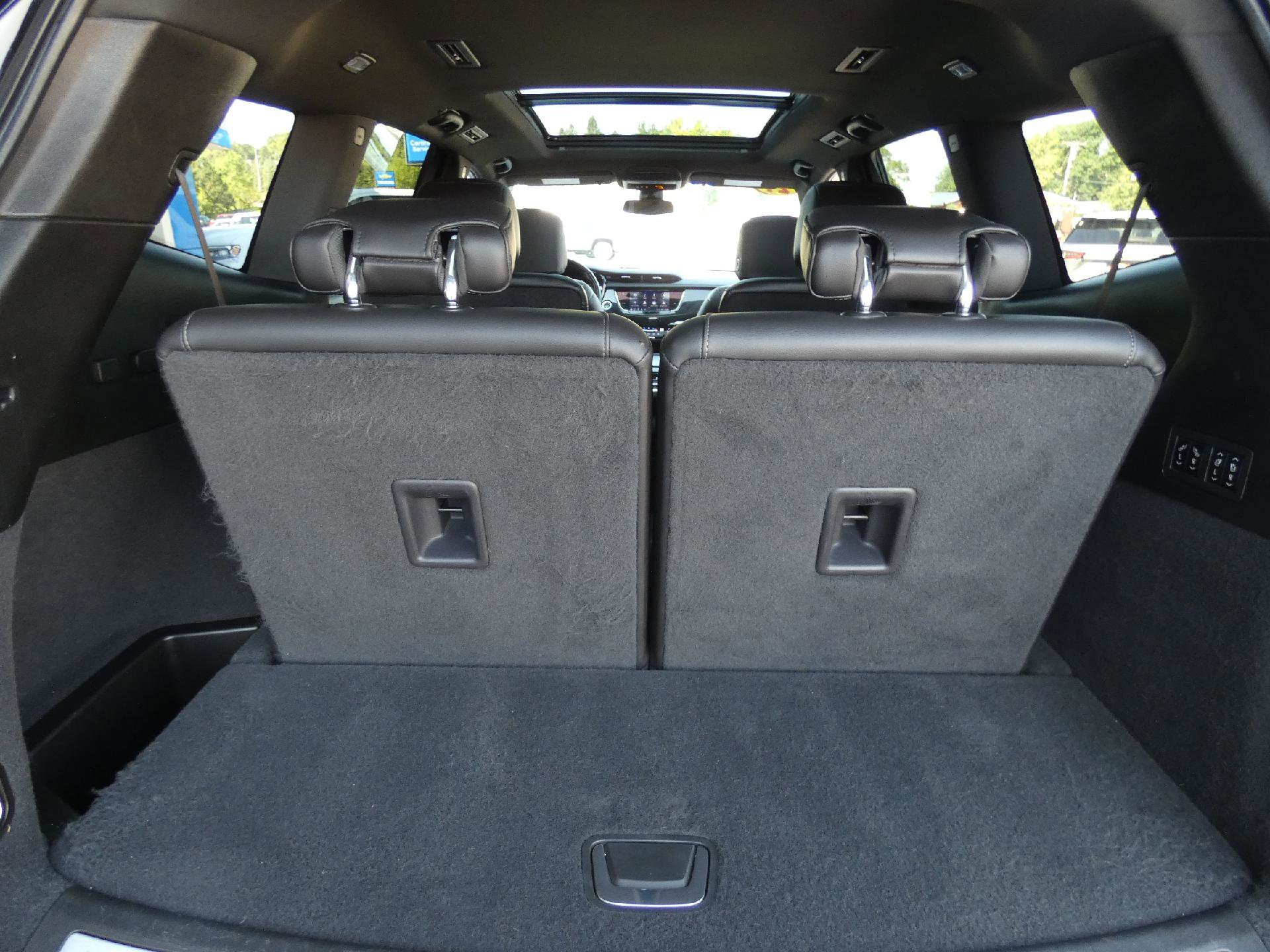 Used 2021 Cadillac XT6 Premium Luxury image 16