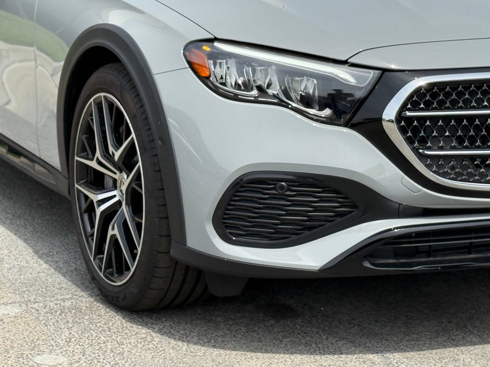 New 2026 Mercedes-Benz E 450 4MATIC All-Terrain Wagon image 9