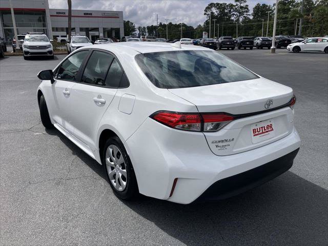 Certified 2025 Toyota Corolla LE w/ Convenience Package FWD image 3