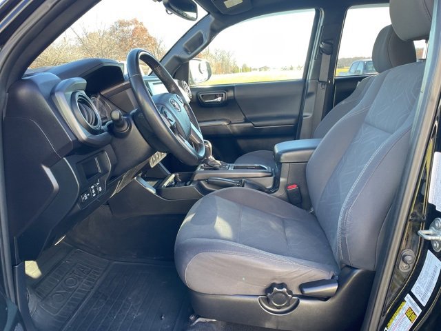 Used 2017 Toyota Tacoma TRD Sport image 8