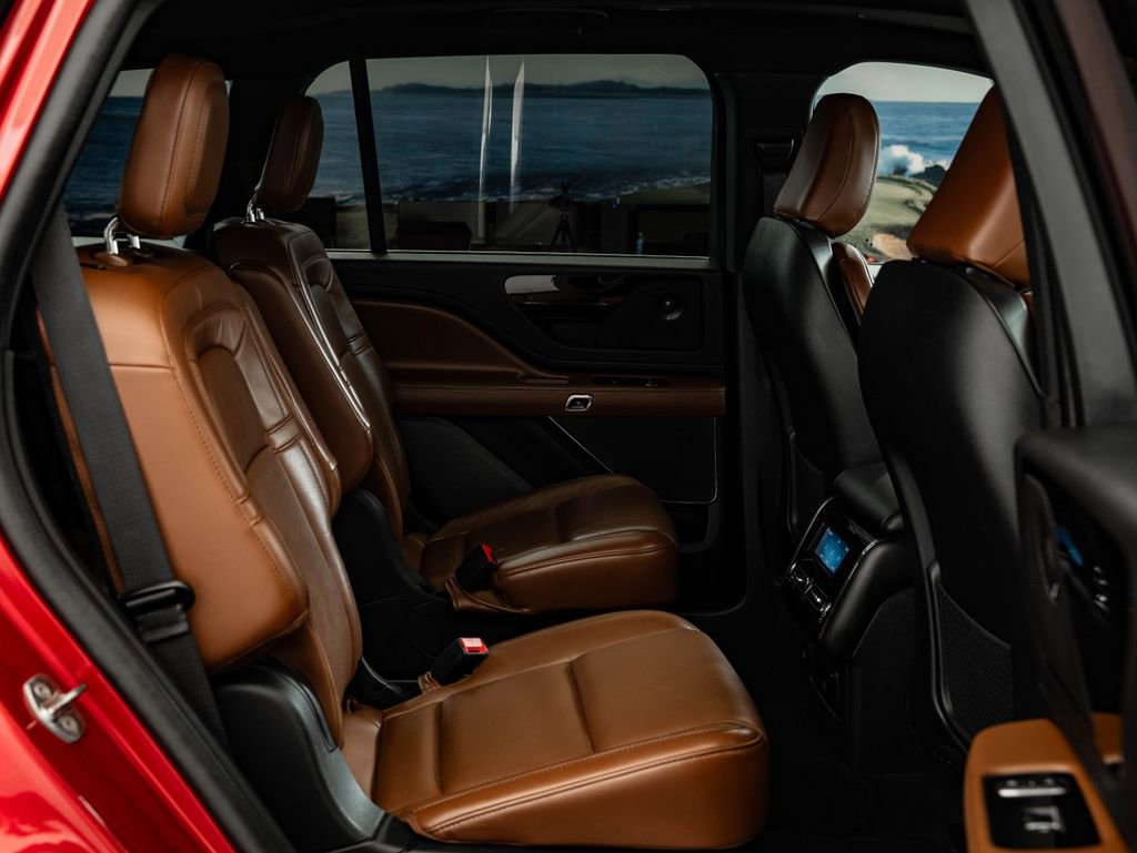 Used 2021 Lincoln Aviator Reserve image 45