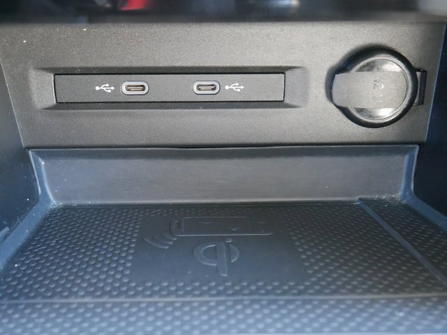 Used 2022 Volkswagen Taos SEL image 20